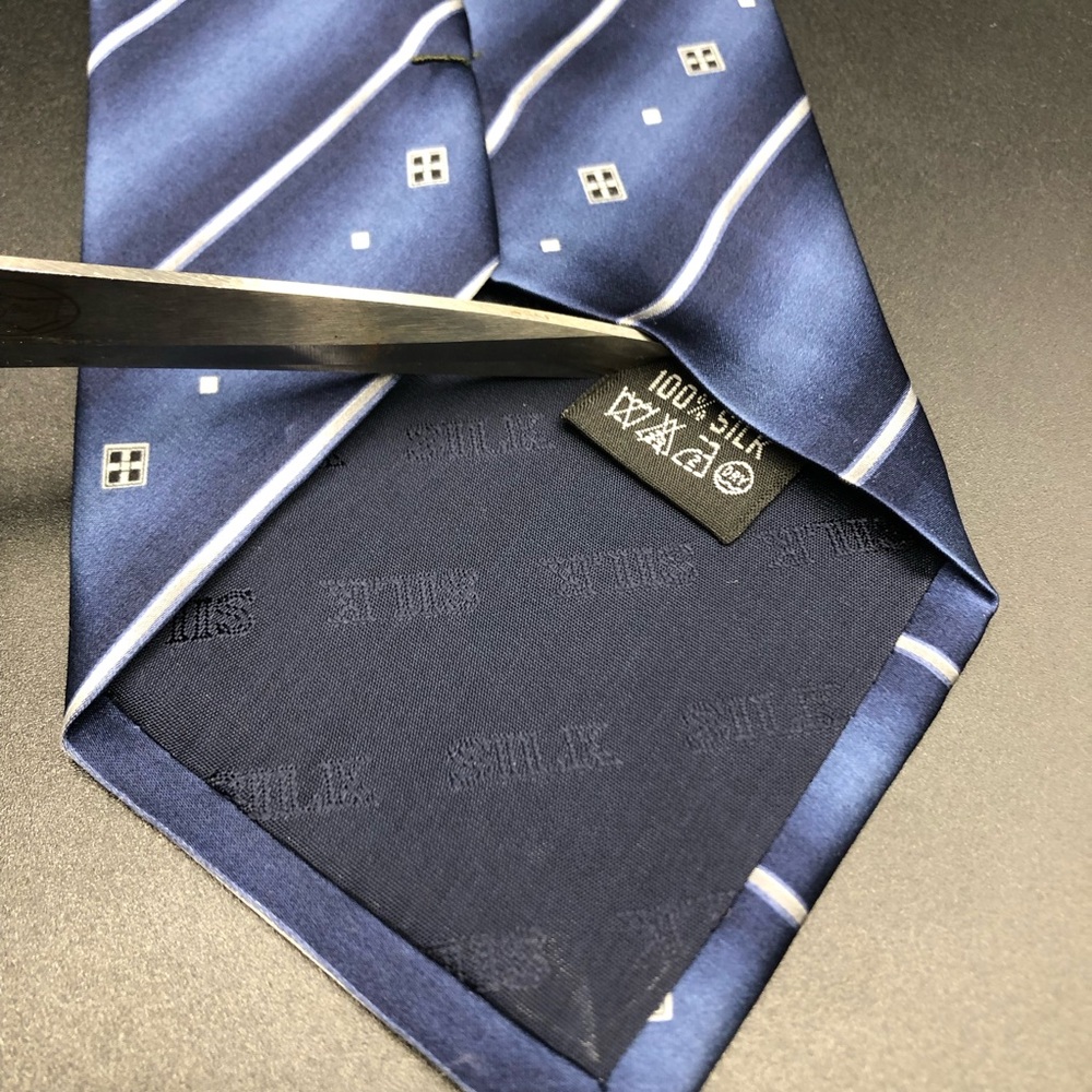 Valentino Christy Paris Mens Tie 100% Silk Geometric Square Stripes Navy - Picture 4 of 4